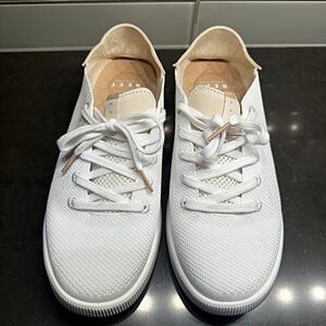 Reef White Athletic Shoes